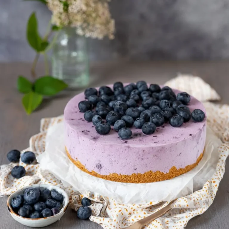 Heidelbeer Torte mit Butterkeksboden ohne Backen