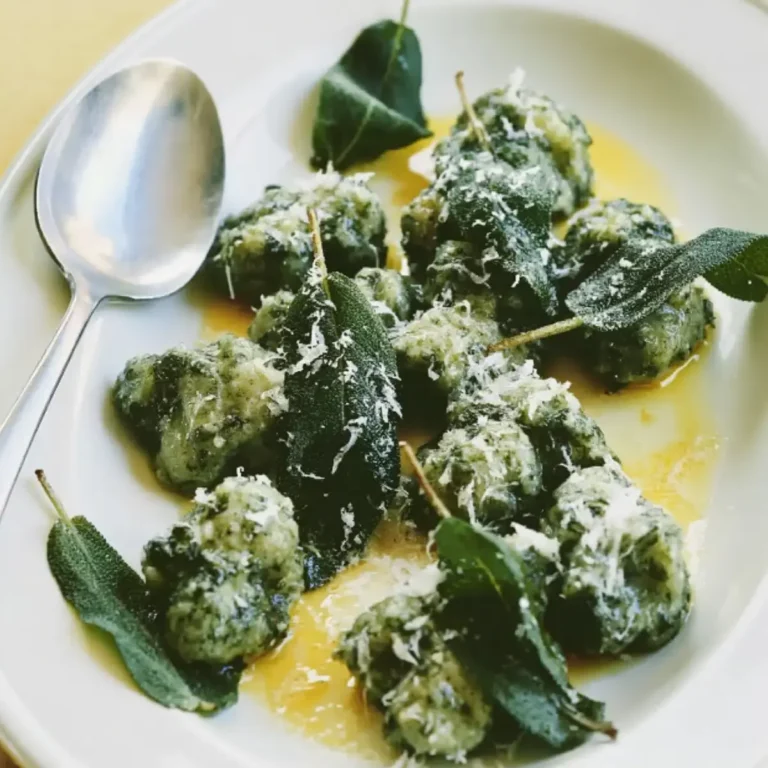 Salbei Nockerl mit Parmesan