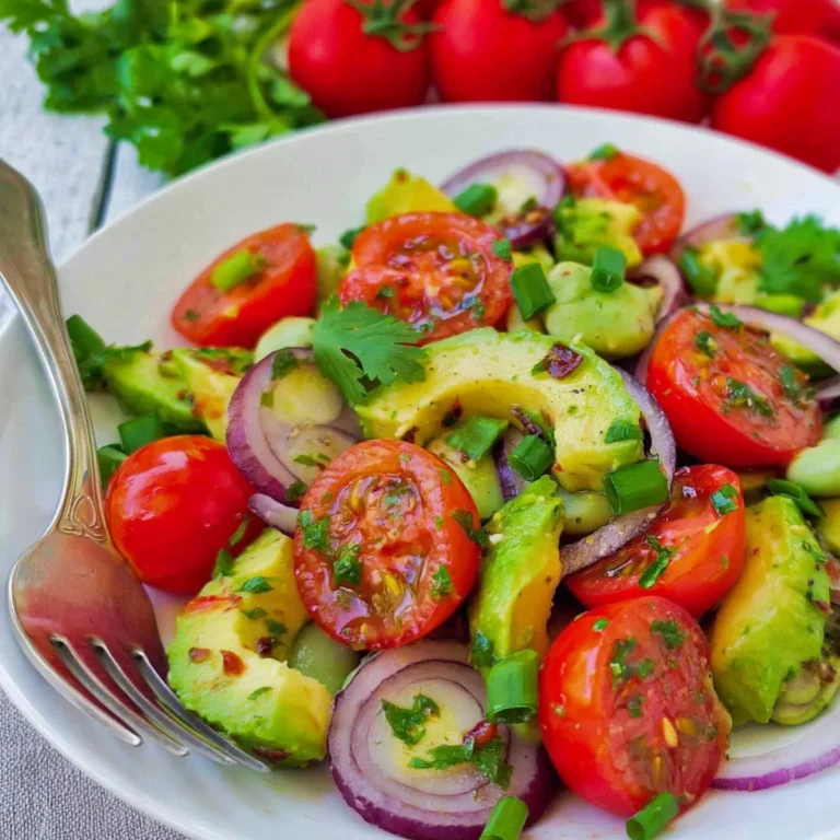 Avocado Salat mit Tomaten